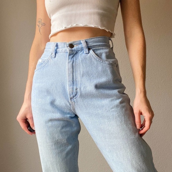 Vintage Lee High Waist Light Wash Straight Leg Authentic Mom Jeans - Picture 2 of 13